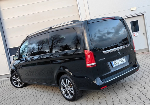 Mercedes-Benz Klasa V cena 175000 przebieg: 174800, rok produkcji 2017 z Cedynia małe 254